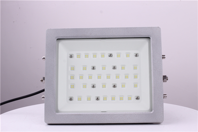 化工厂LED防爆照明灯的选型与应用指南